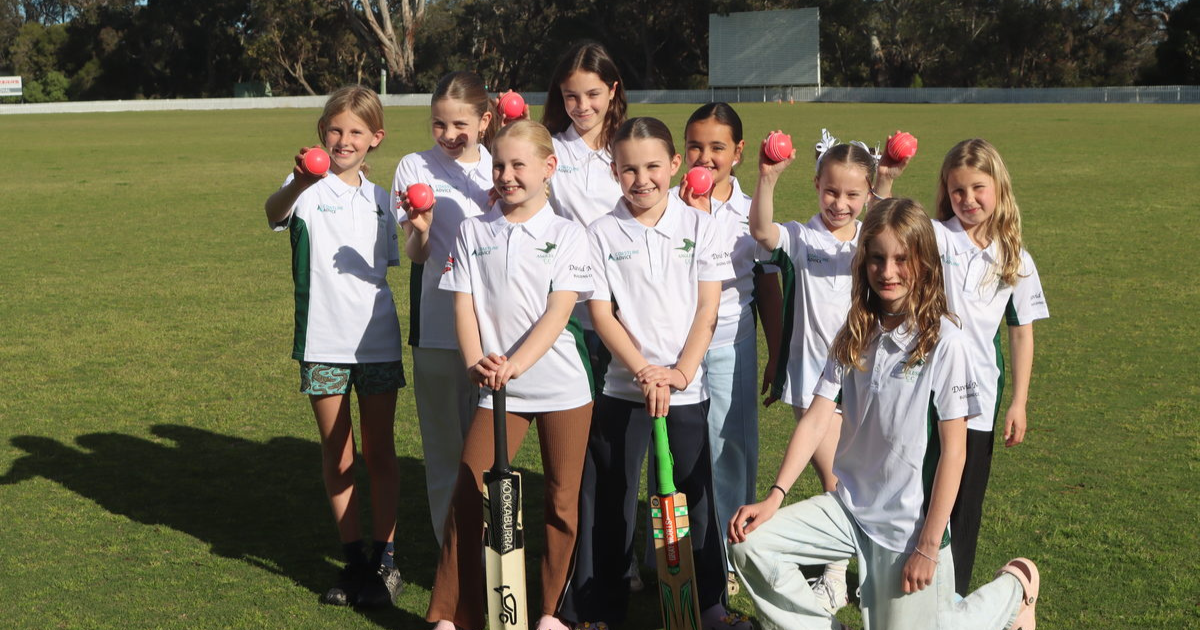 Anglesea girls cricket