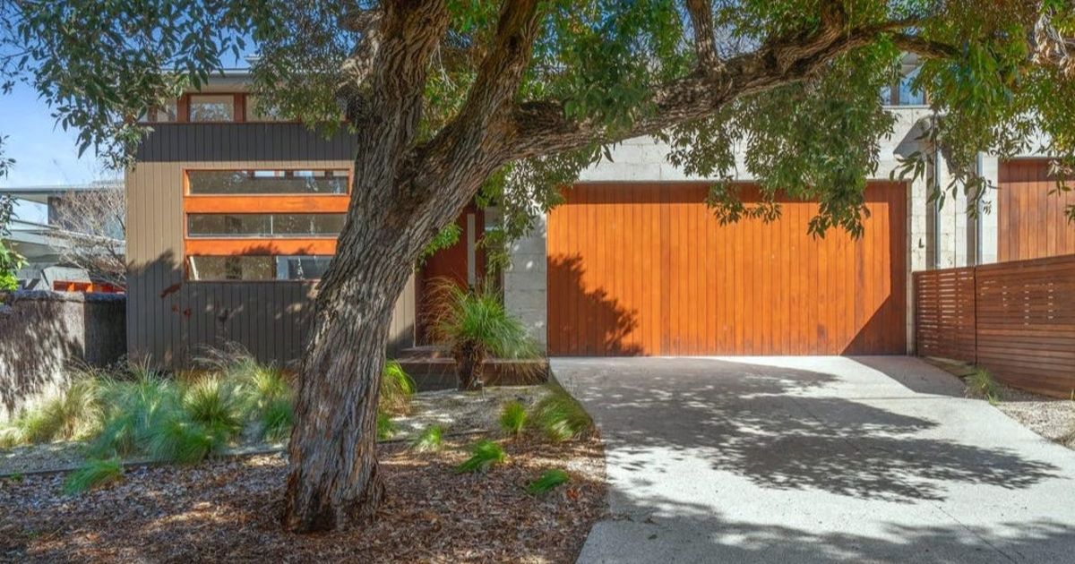 Luxury coastal home Point Lonsdale