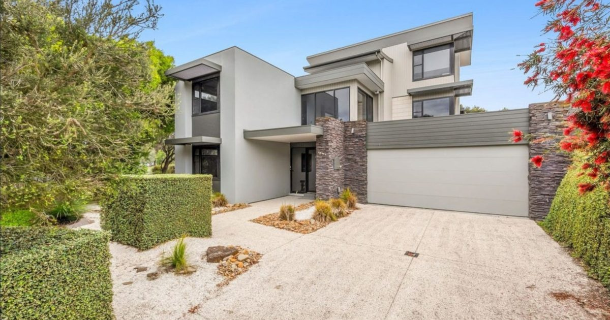 Torquay architectural home