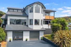 Apollo Bay coastal family home for sale