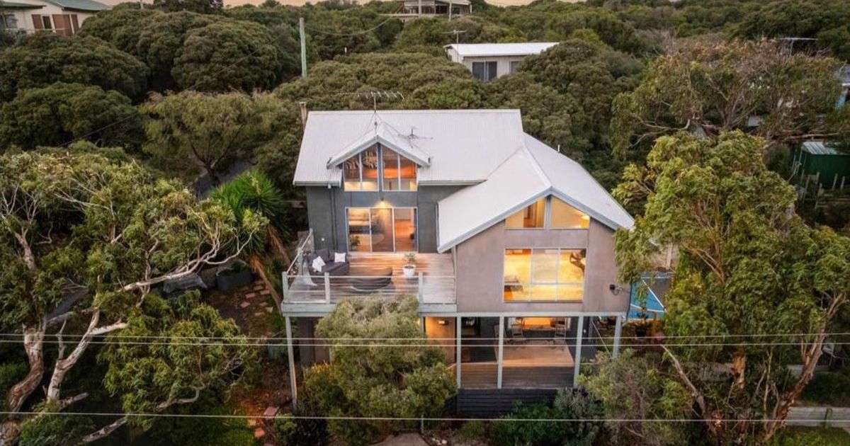 Breamlea beachfront home