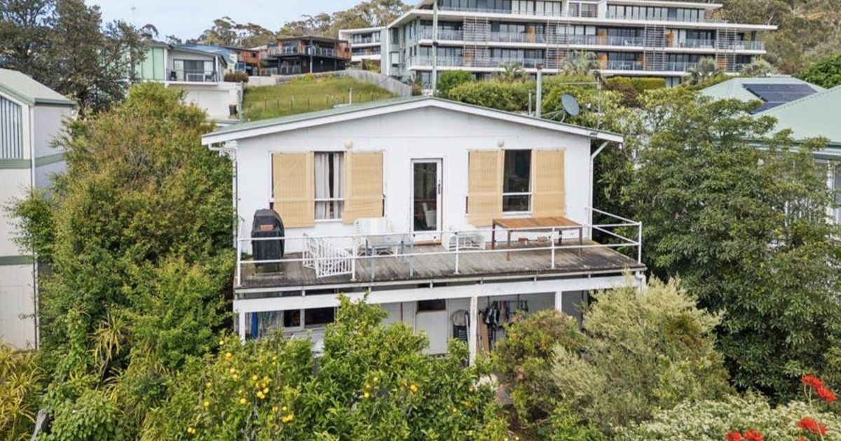 Lorne beach house potential