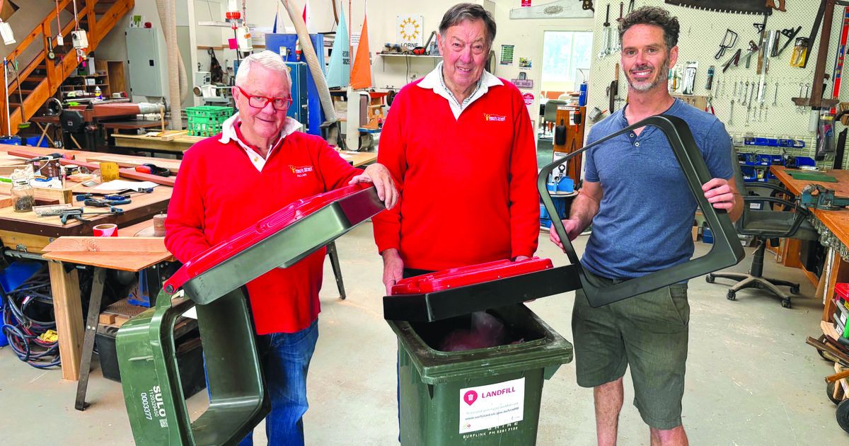 Lorne cockatoo bin aprons
