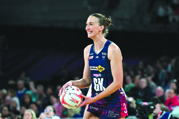 Emily Mannix in action during the Super Netball round 13 match between the Melbourne Vixens and the Melbourne Mavericks. Photo: James Ross/AAP.