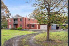 Torquay acreage property