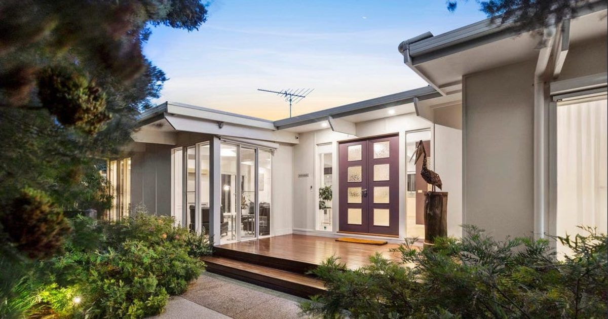 Point Lonsdale home