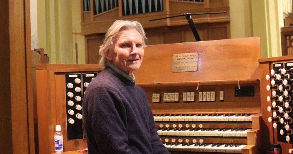 Tom Healey recital