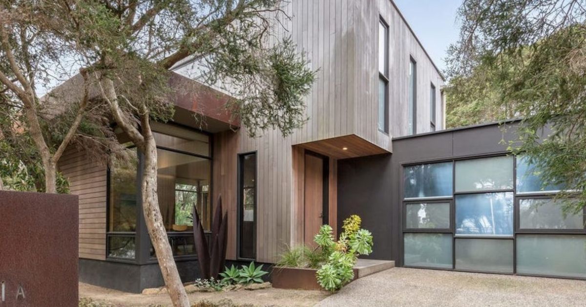 Point Lonsdale home