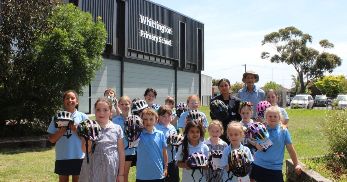 Geelong cyclist donates bike helmets