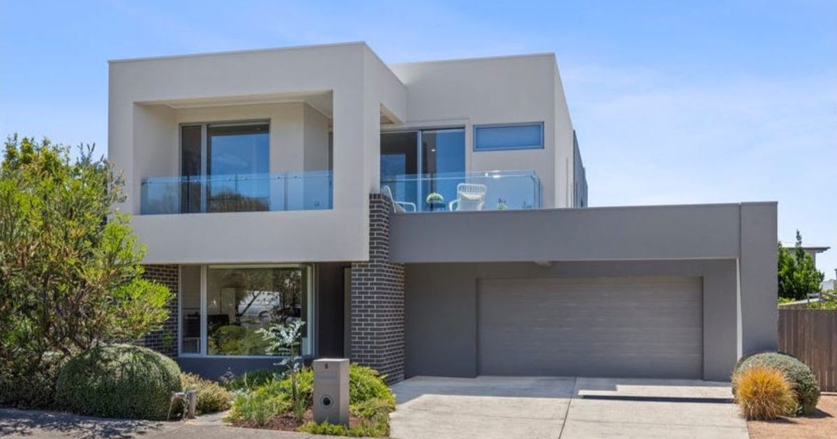 Torquay Coastal Family Home