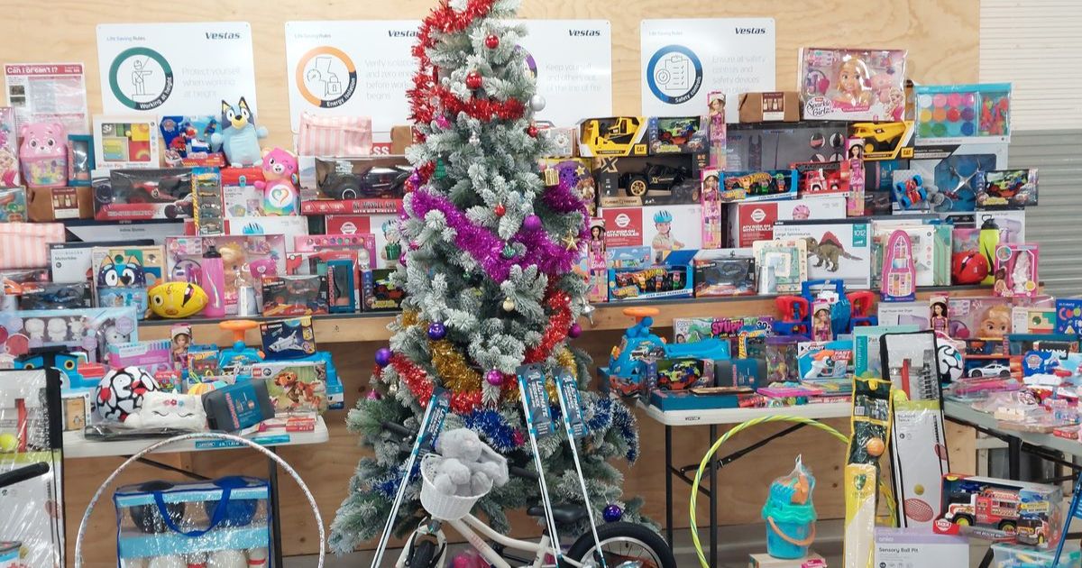 Wind farm toy drive