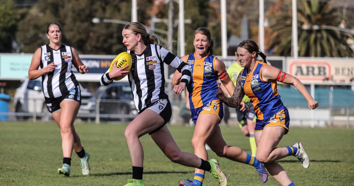 Castlemaine Magpies women