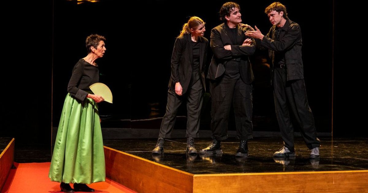 Bell Shakespeare tour