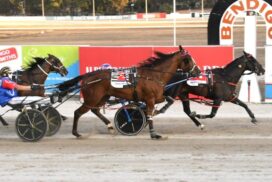 Twisting By Bendigo win