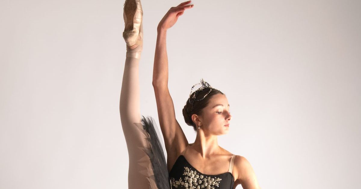 Youth ballet dancer