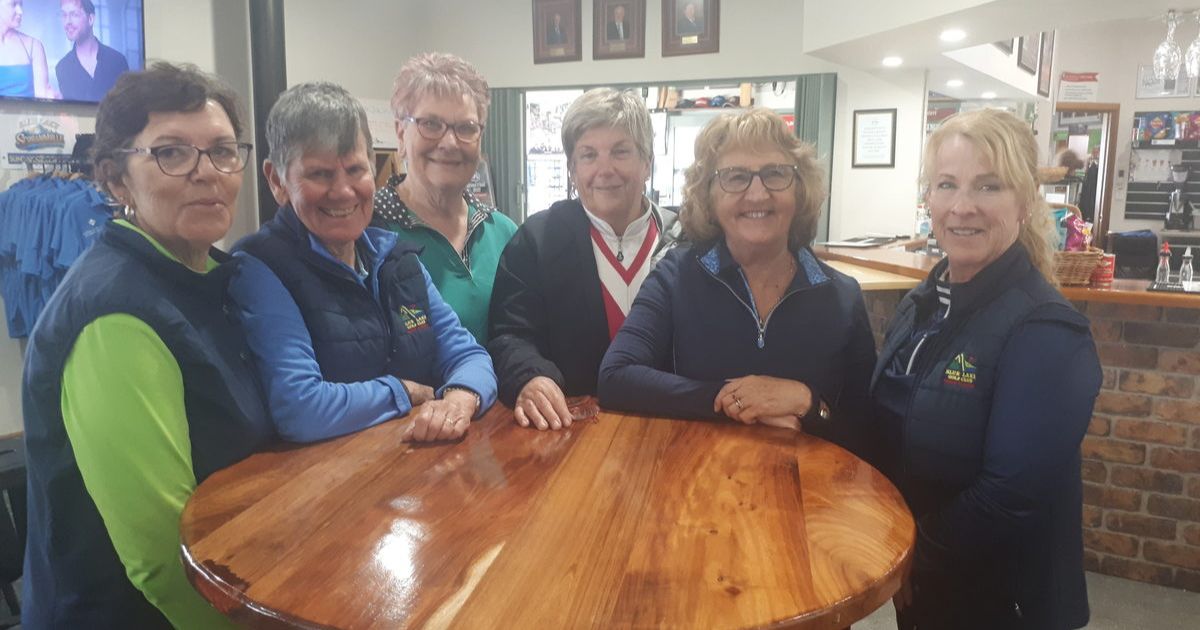 Helen Myers golf score