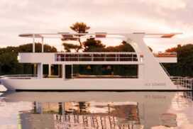 Brunswick Heads floating bar and restaurant