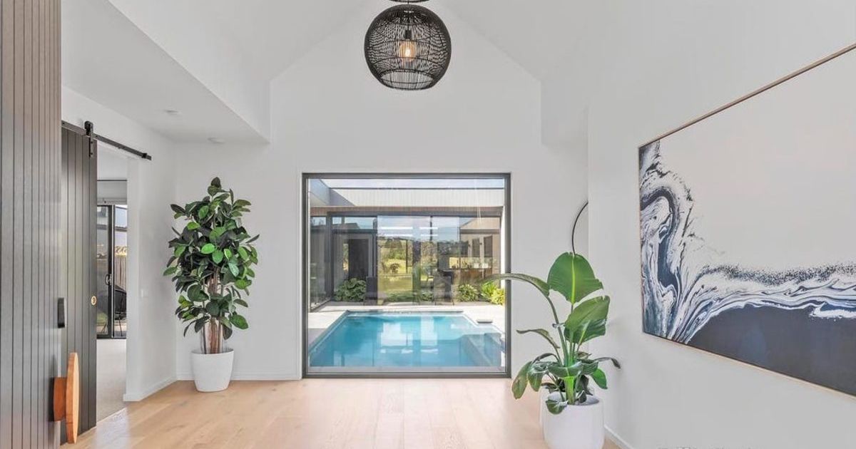 Connewarre luxury home