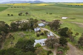 Large rural holding Melbourne