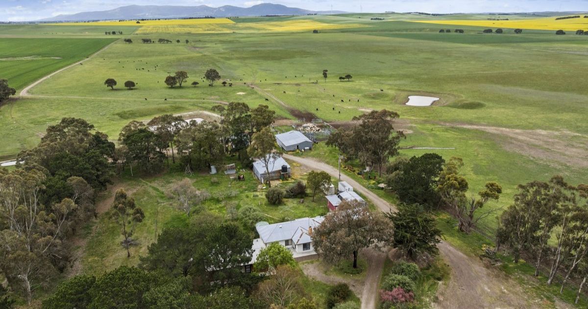 Large rural holding Melbourne