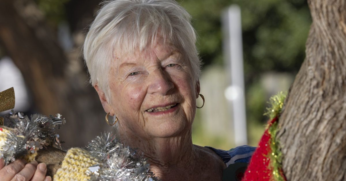 St Leonards yarn bombing Christmas