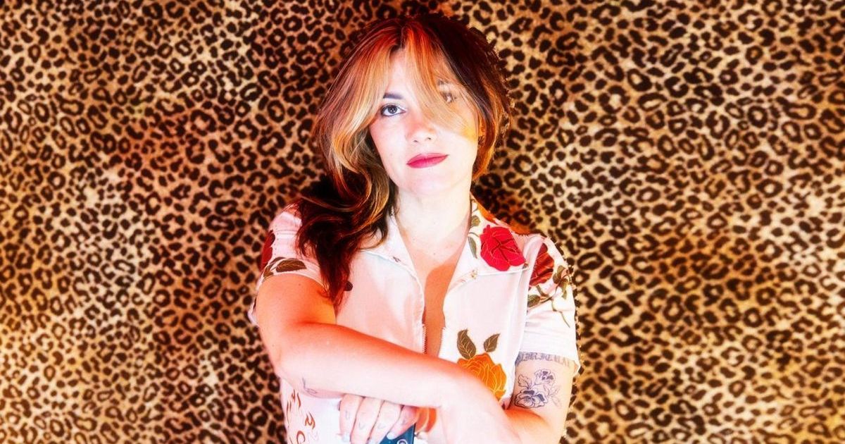 Ella Hooper tour