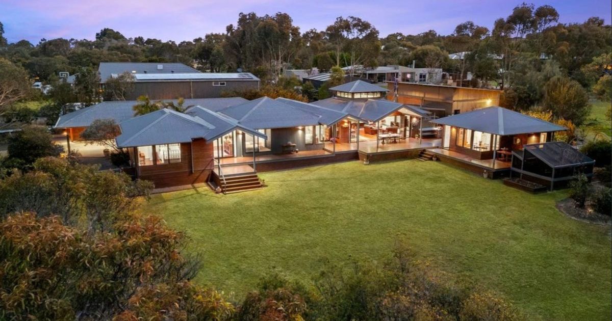Torquay Acreage Home