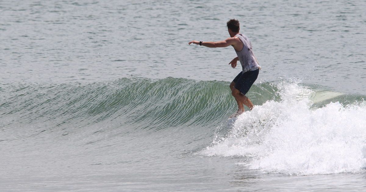 Ben Considine Noosa surfing