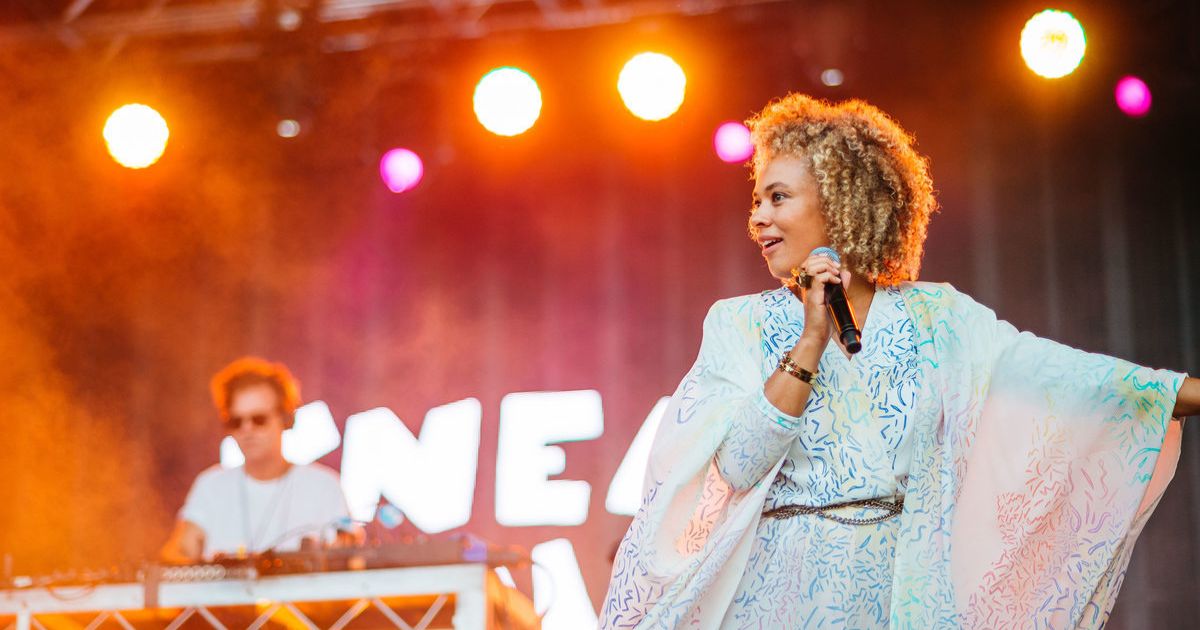 Sneaky Sound System Ballina