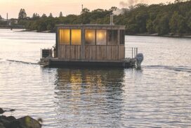 Bjørn floating sauna Brunswick Heads