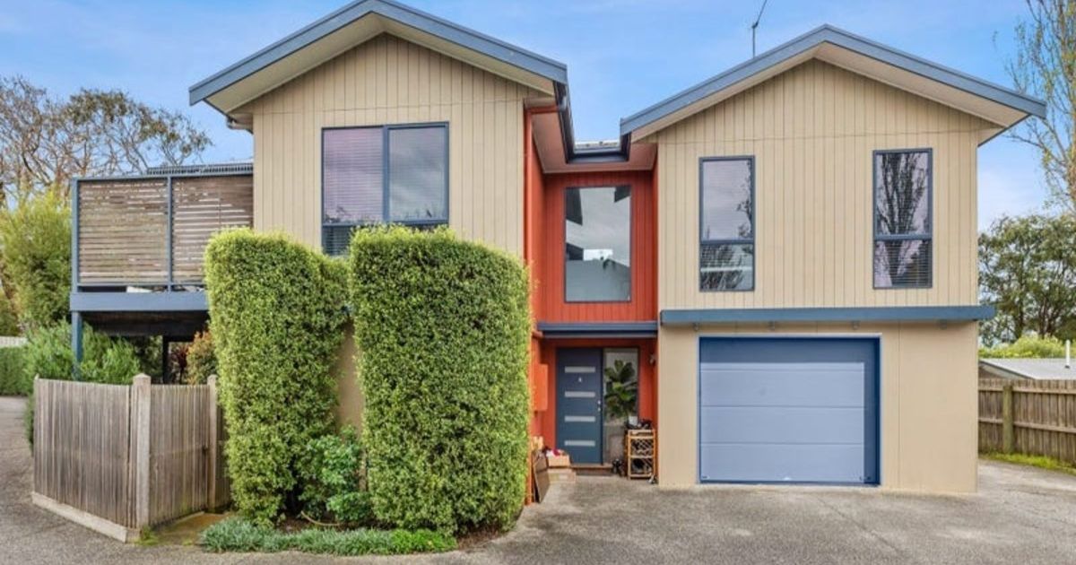 Anglesea townhouse investment