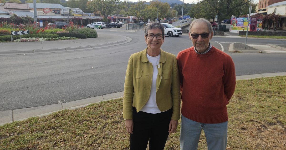 Buninyong roundabout crossings